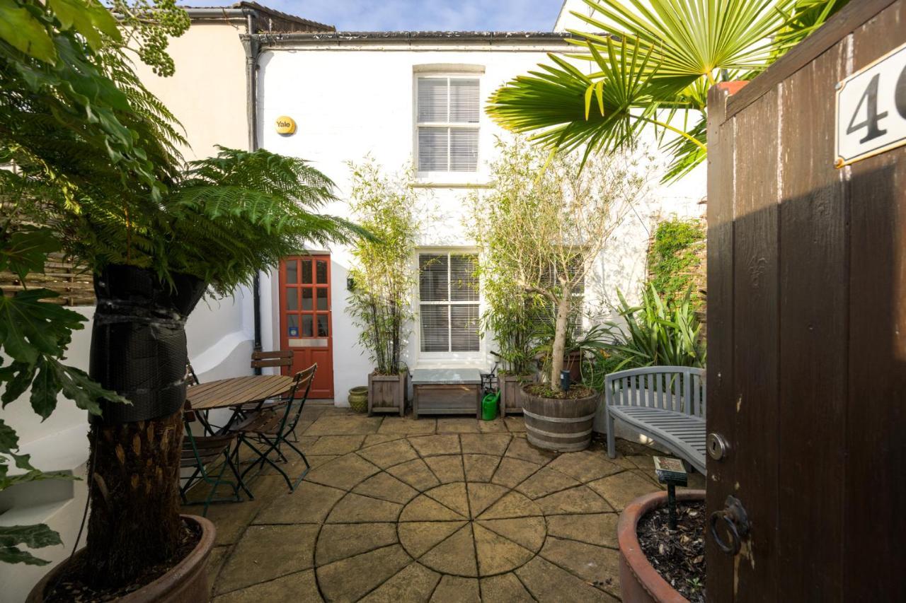 Delightful Bird Sisters Cottage With Free Parking Hove Extérieur photo